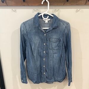 Classic Denin Button-Up Shirt